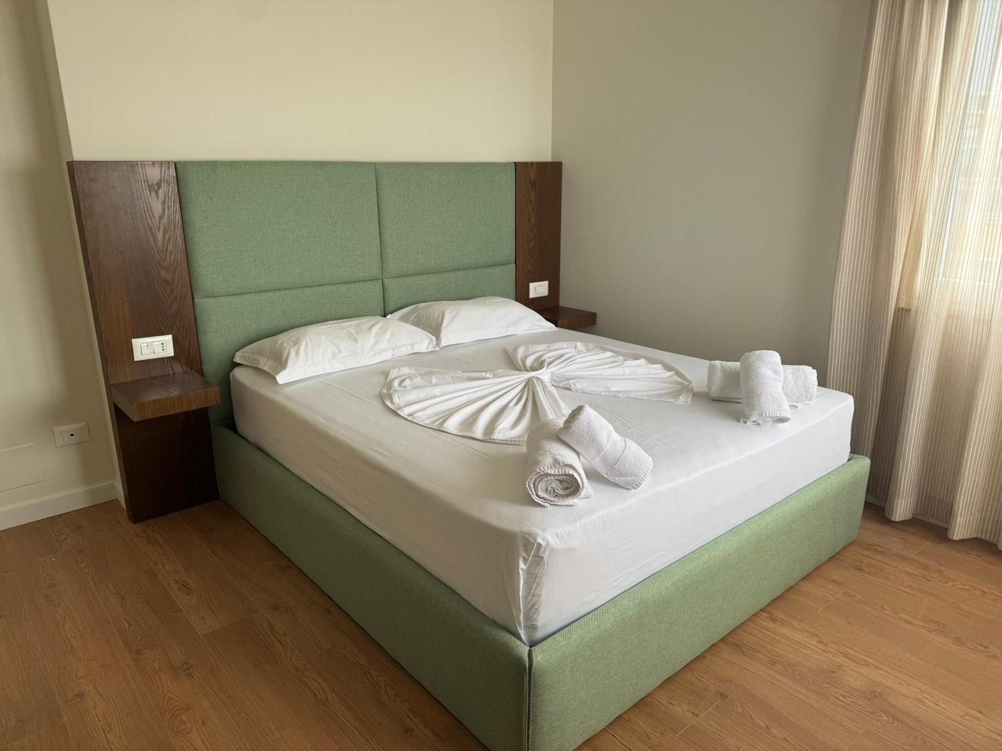Eval Hotel Sarande Luaran gambar