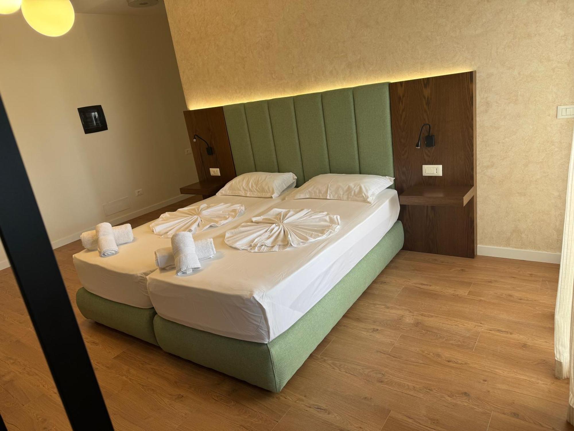 Eval Hotel Sarande Luaran gambar