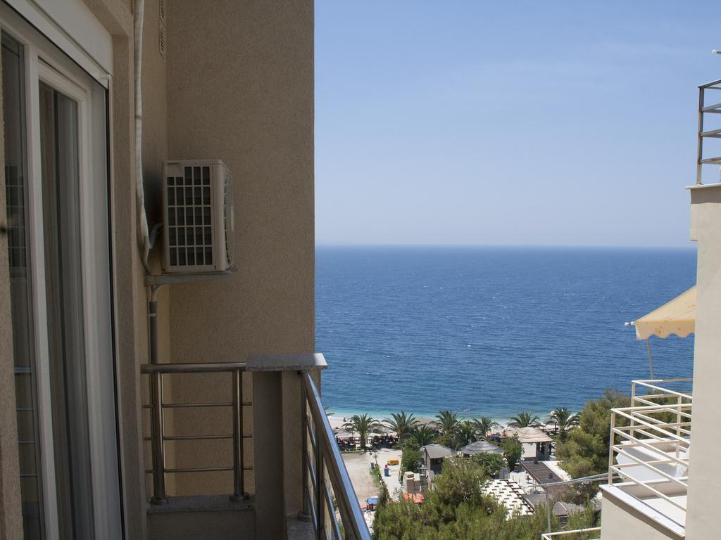 Eval Hotel Sarande Bilik gambar